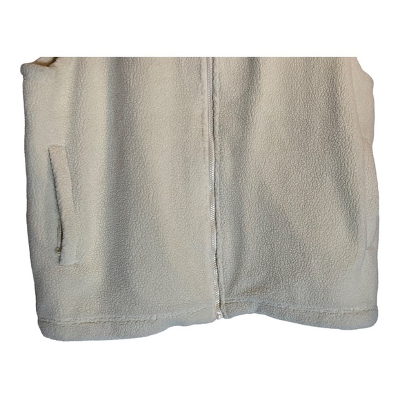 𝅺NN07 NIL 3441 RELAXED FLEECE VEST in cream - Picture 9 of 14